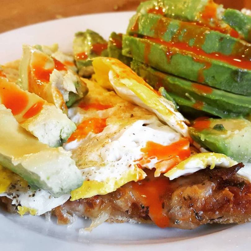 BaconPizza_FriedEgg_Avocado_HotSauce